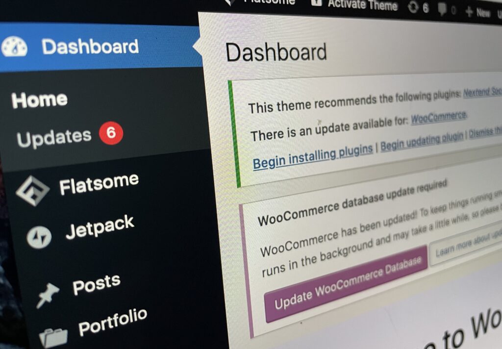 Eerst WordPress updaten en dan plugins